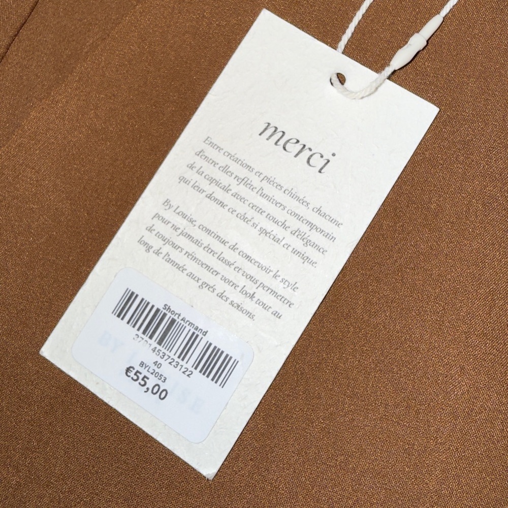 Elegant High Waist Tan Shorts - Picture 2 of 3